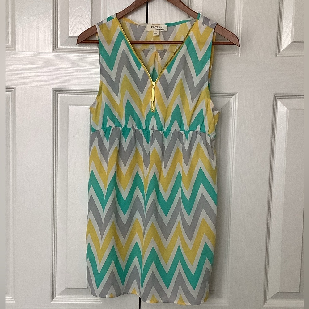 EUC Tacera Maternity Sleeveless Chevron Shirt Zipper Elastic Waist Zipper S
